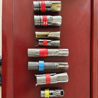 เงินมาตรฐาน การสนับสนุนการขยาย Shell Rock Bolt สามใบ