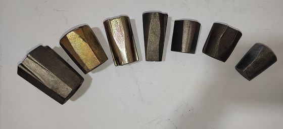 ความแข็งแรง HRC38-48 ขยาย Shell Rock Bolt กับเส้นเมตรเงิน